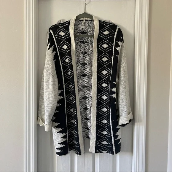 Aztec Print Cardigan - Picture 2 of 4